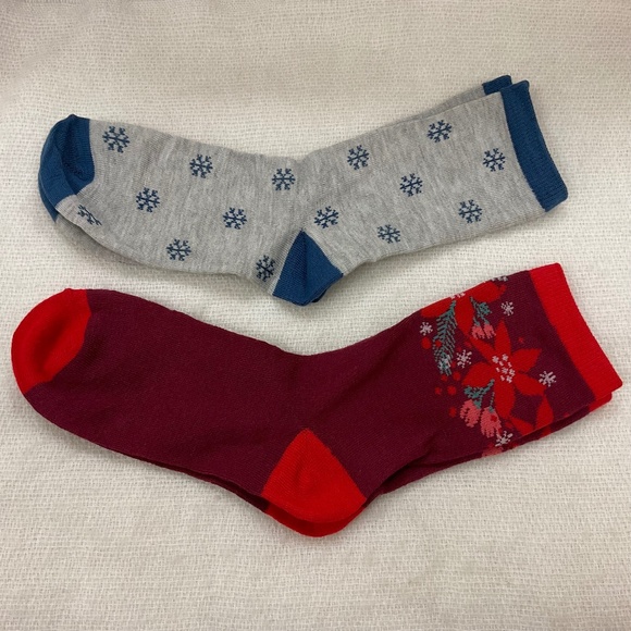 Unbranded Accessories - Women’s NWOT Socks Snowflakes/Poinsettias